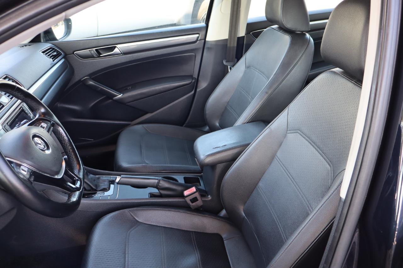 Volkswagen Passat R-Line w/Comfort Pkg Auto 2017