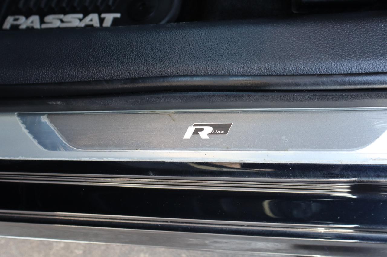 Volkswagen Passat R-Line w/Comfort Pkg Auto 2017