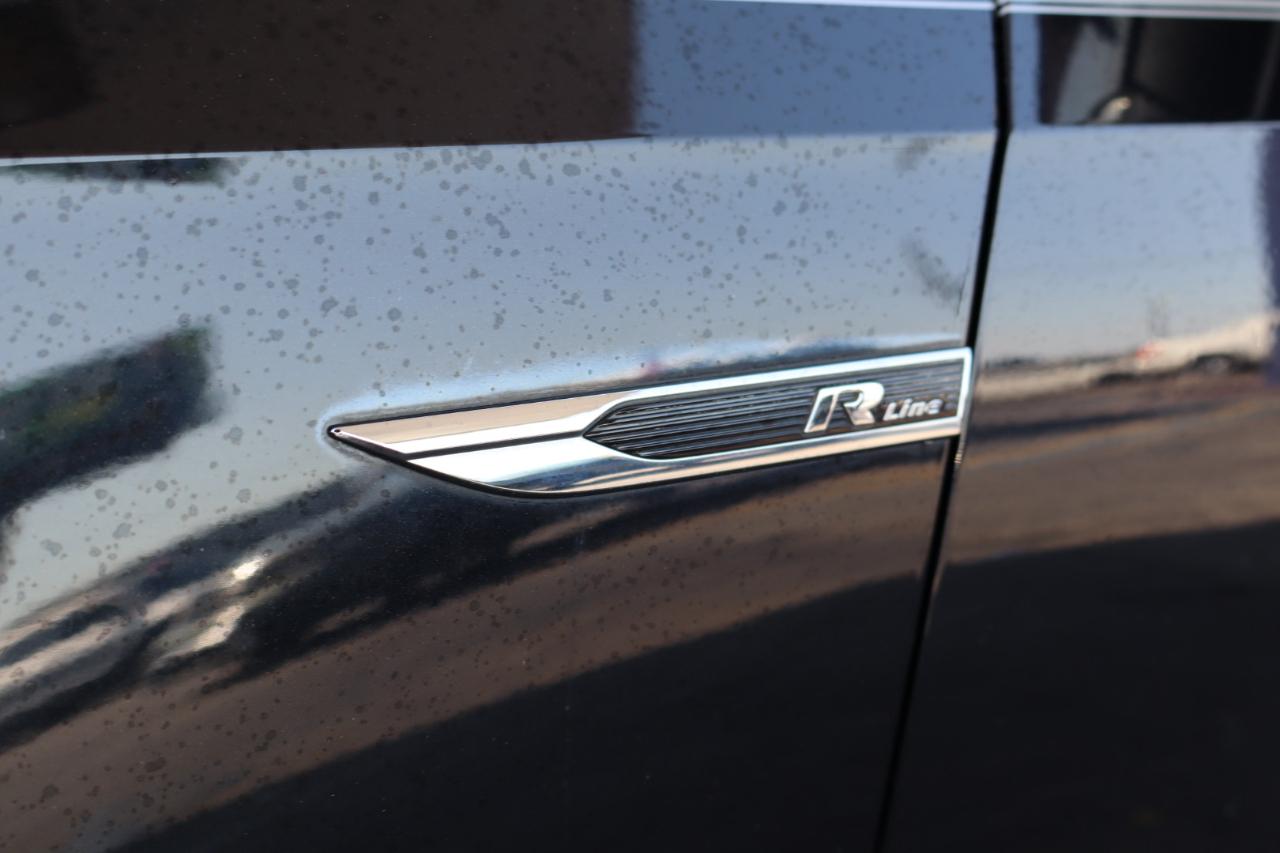 Volkswagen Passat R-Line w/Comfort Pkg Auto 2017