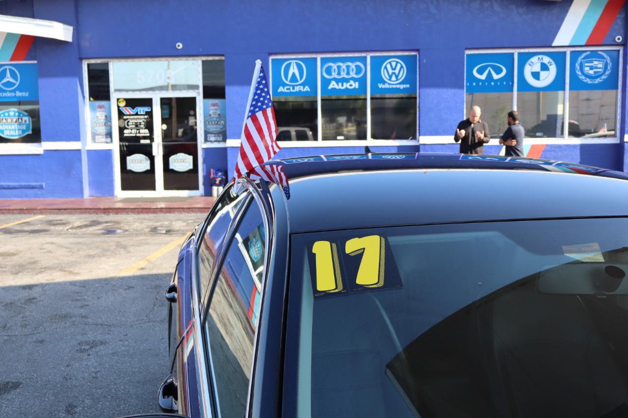 Volkswagen Passat R-Line w/Comfort Pkg Auto 2017