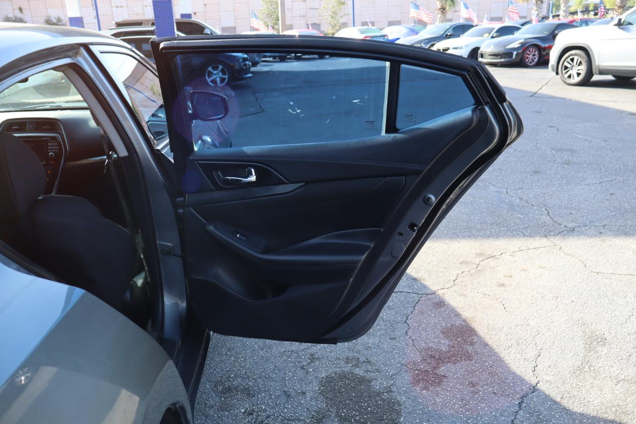 Nissan Maxima S 3.5L 2019