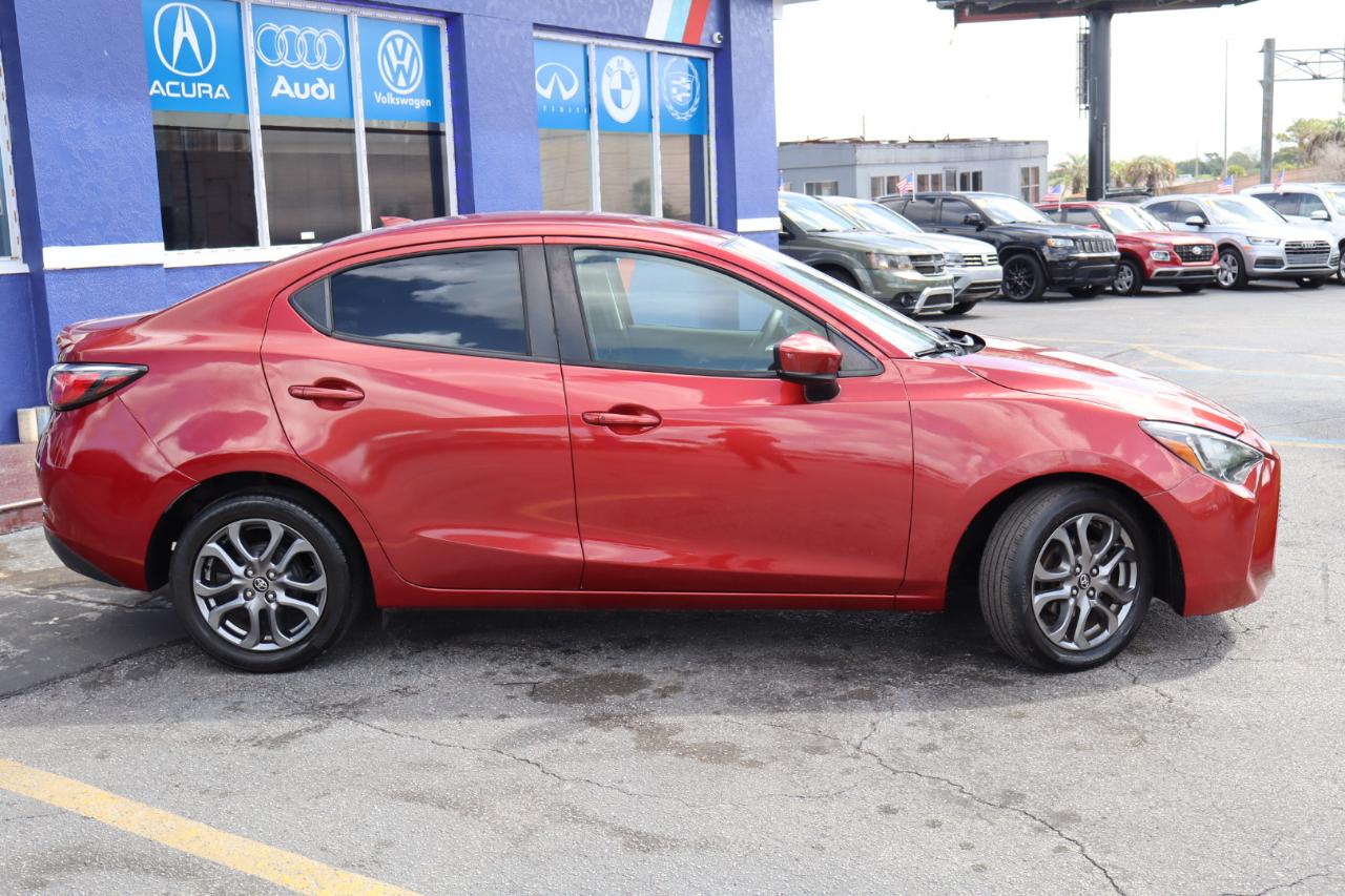 Toyota Yaris Sedan XLE Auto (Natl) 2019