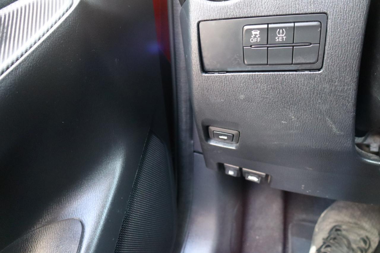 Toyota Yaris Sedan XLE Auto (Natl) 2019