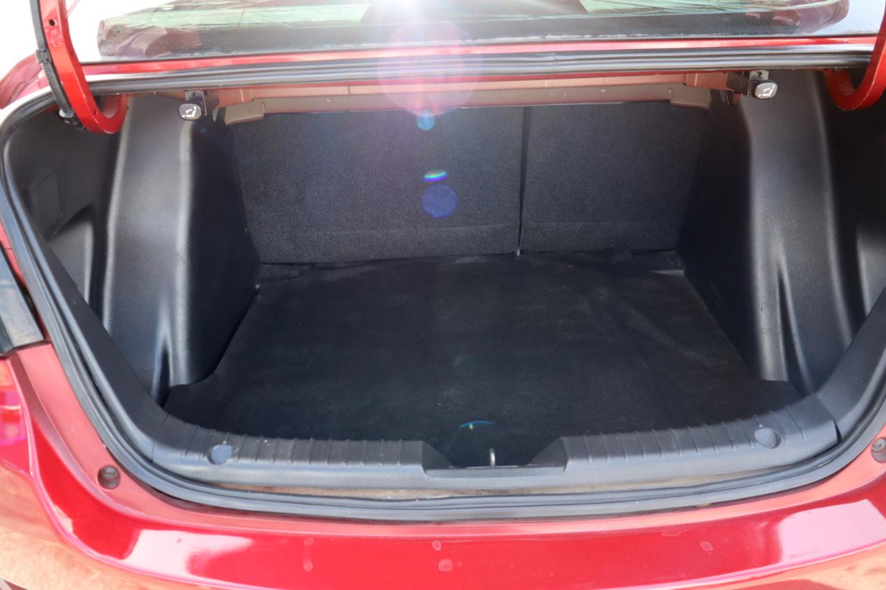 Toyota Yaris Sedan XLE Auto (Natl) 2019