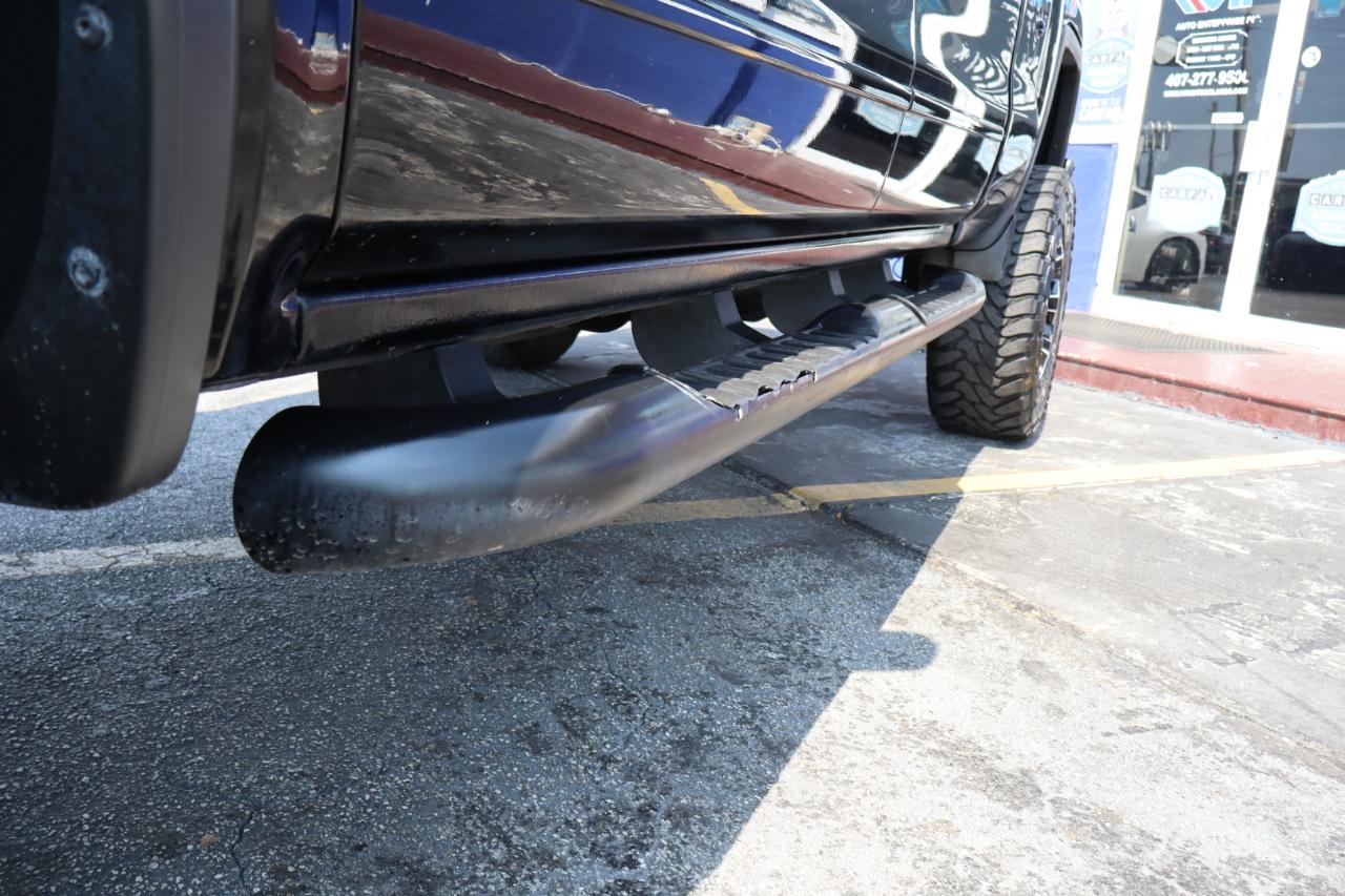 GMC Sierra 1500 4WD Crew Cab 153.0" SLE 2017