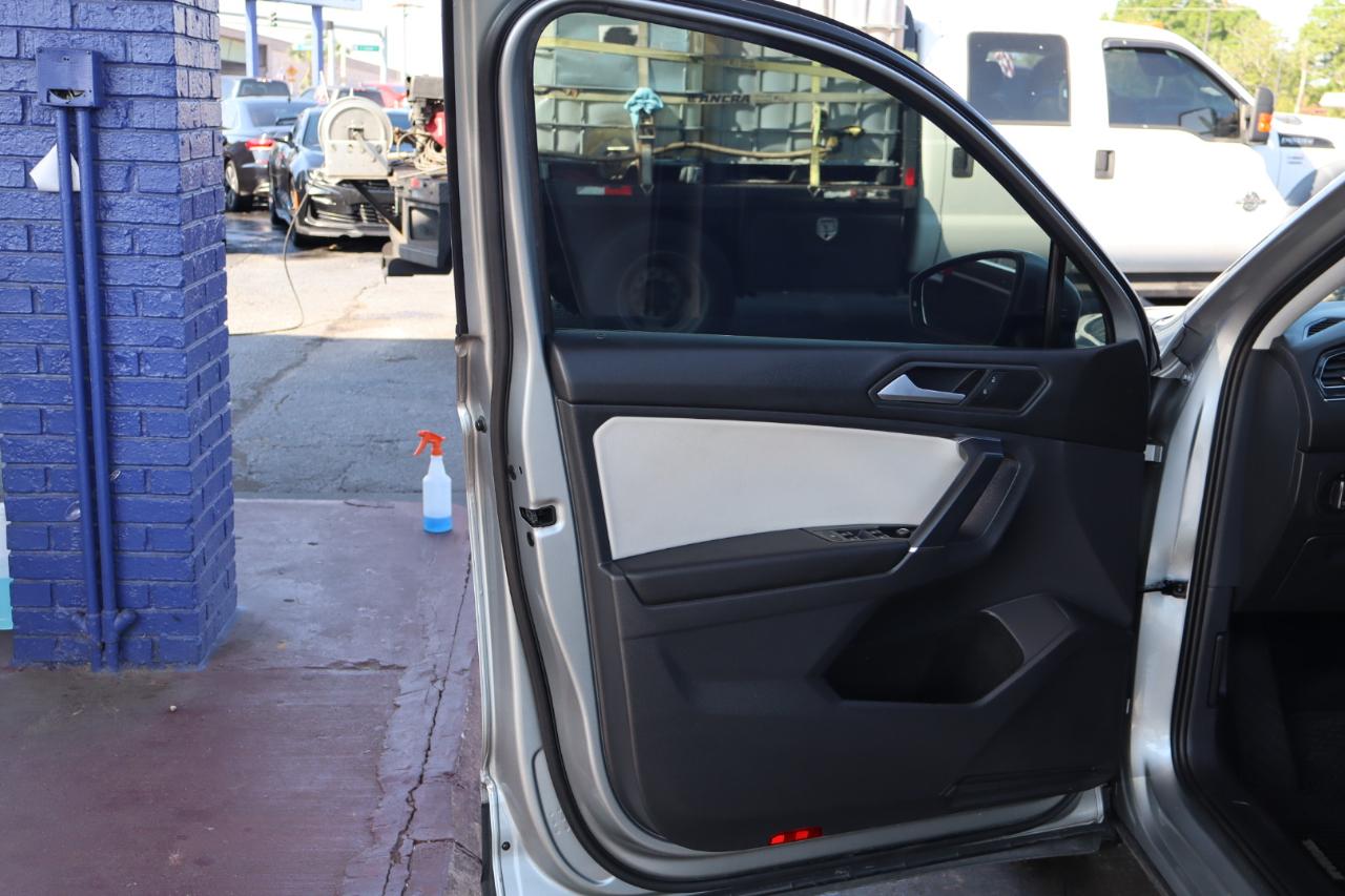 Volkswagen Tiguan 2.0T SE R-Line Black FWD 2020