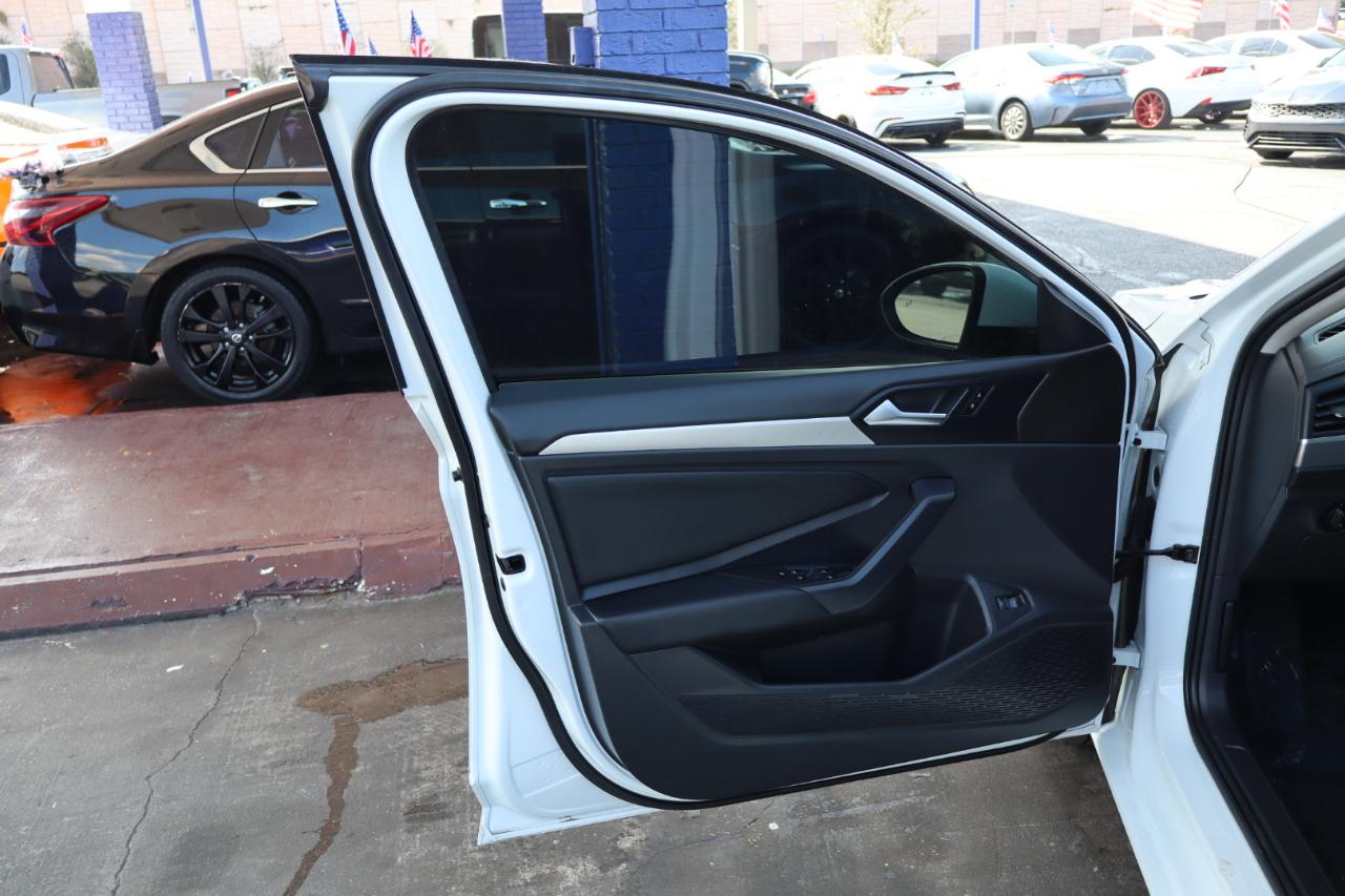 Volkswagen Jetta R-Line Auto w/ULEV 2019