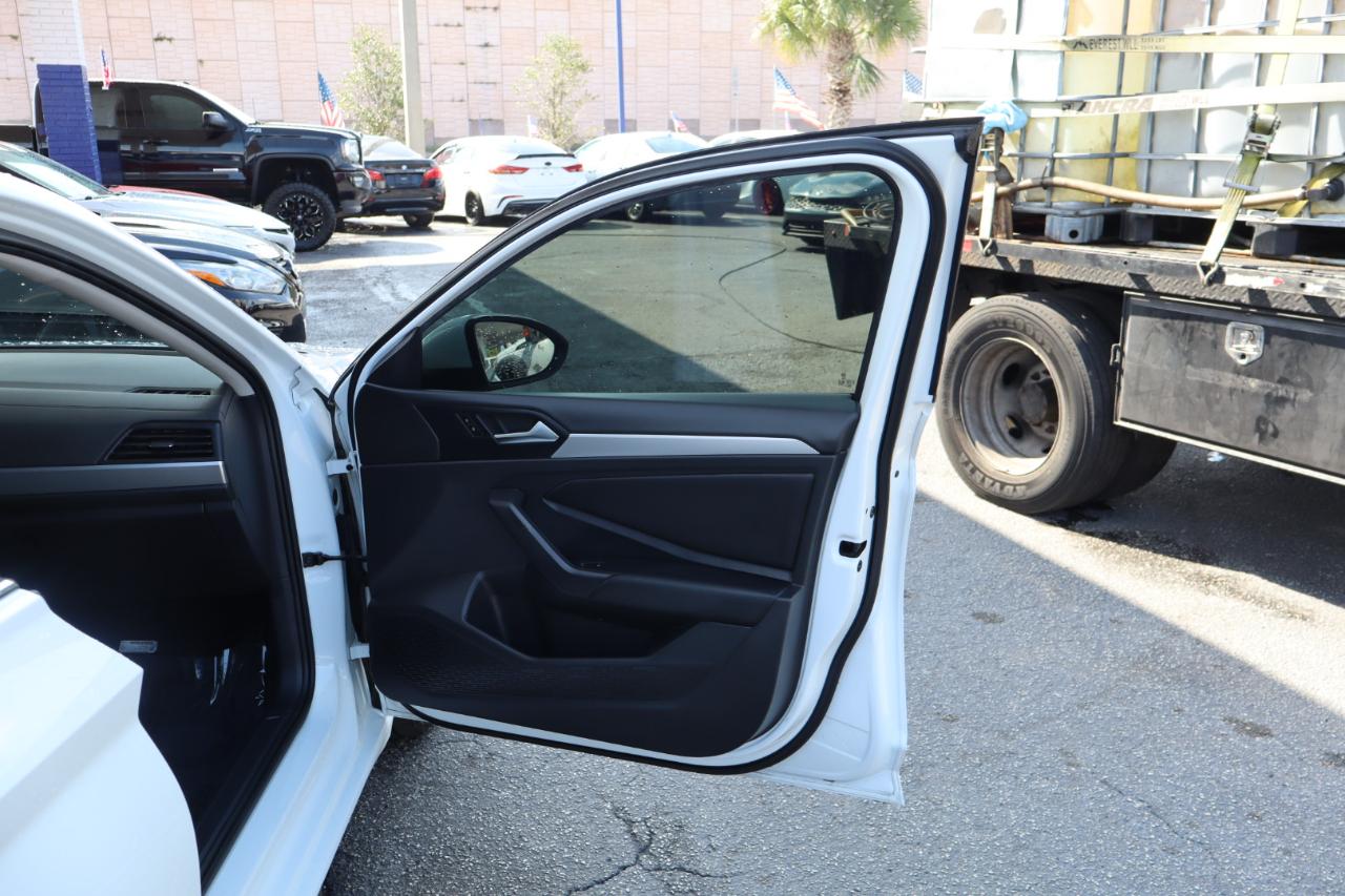 Volkswagen Jetta R-Line Auto w/ULEV 2019