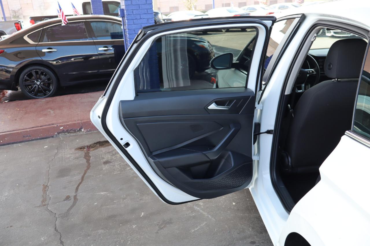 Volkswagen Jetta R-Line Auto w/ULEV 2019