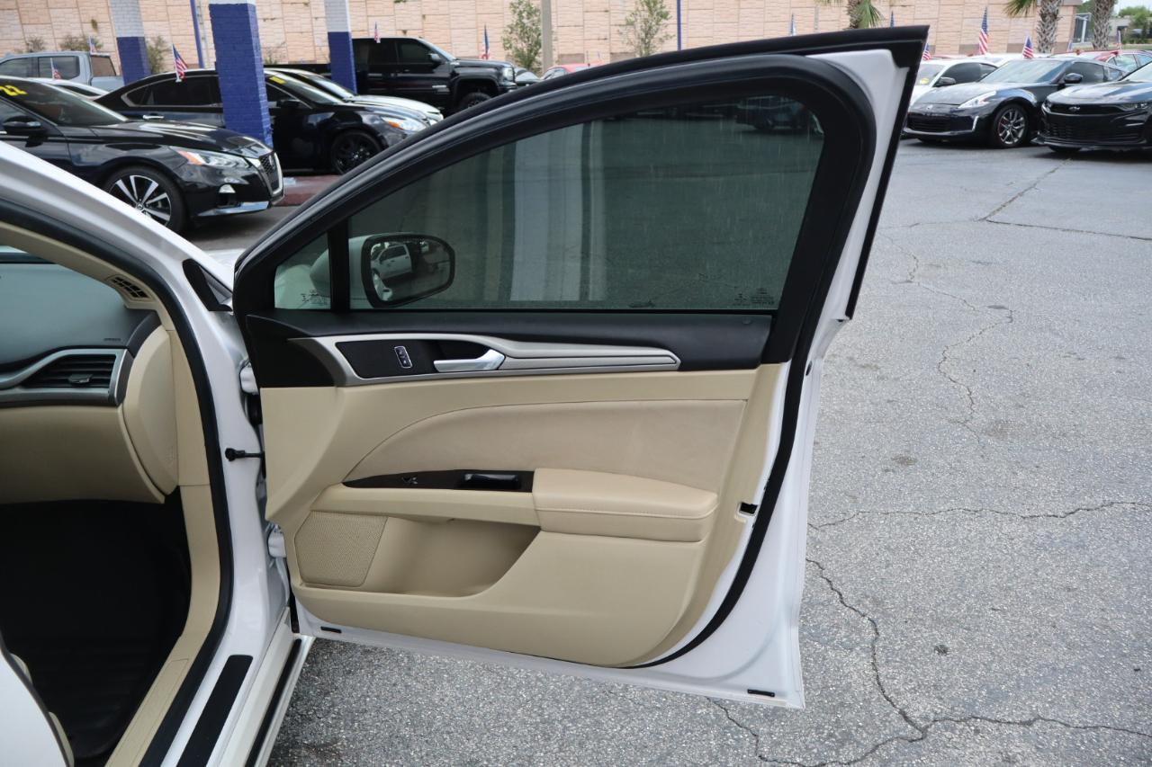 Ford Fusion 4dr Sdn SE FWD 2014