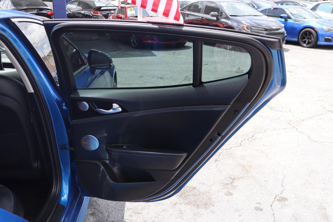 Kia Stinger Premium RWD 2018