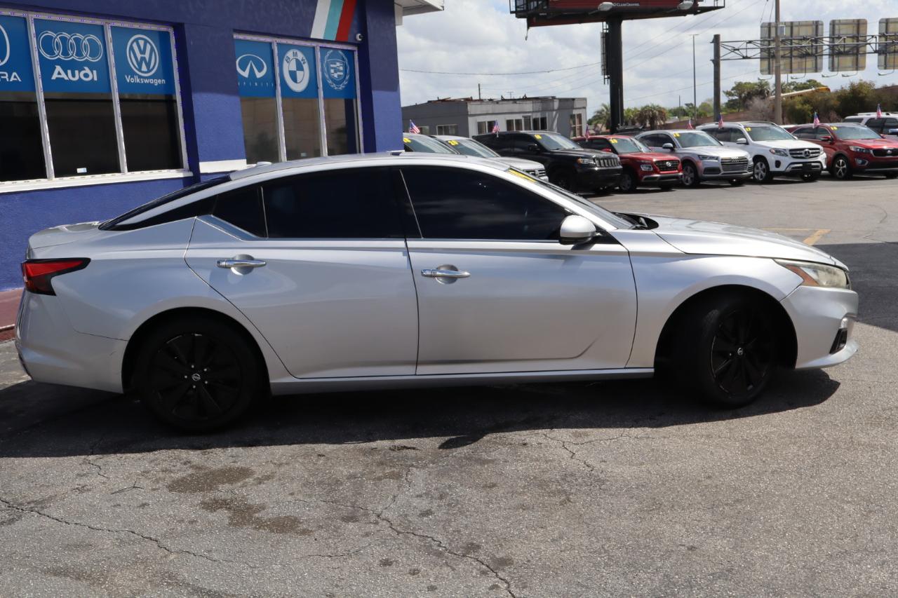 Nissan Altima 2.5 SL Sedan 2020