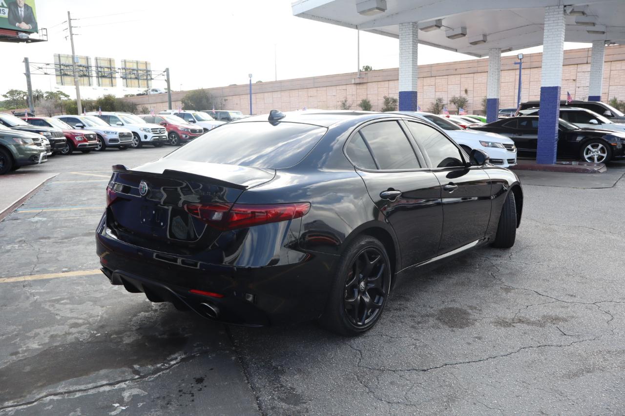 Alfa Romeo Giulia AWD 2021