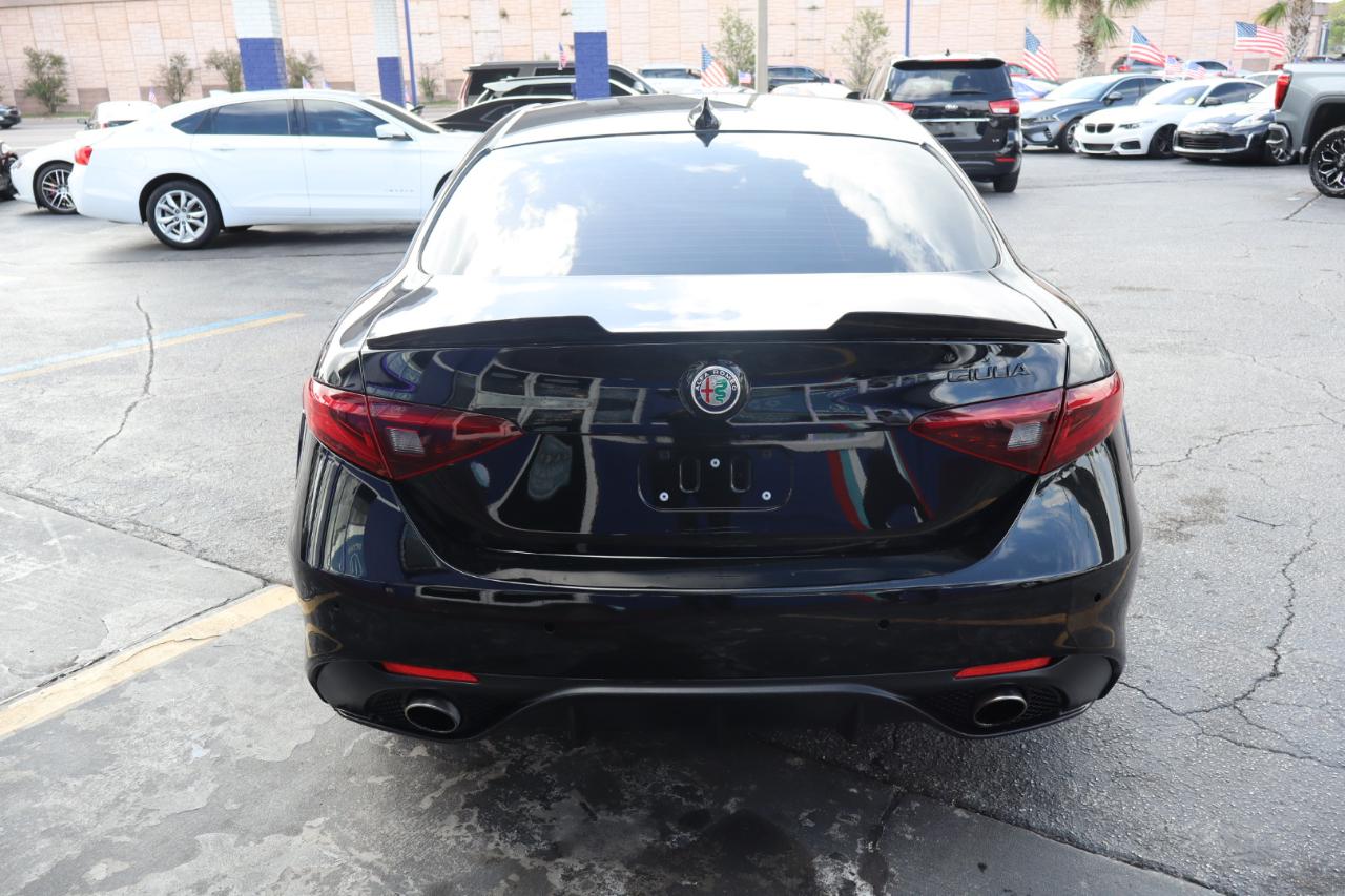 Alfa Romeo Giulia AWD 2021