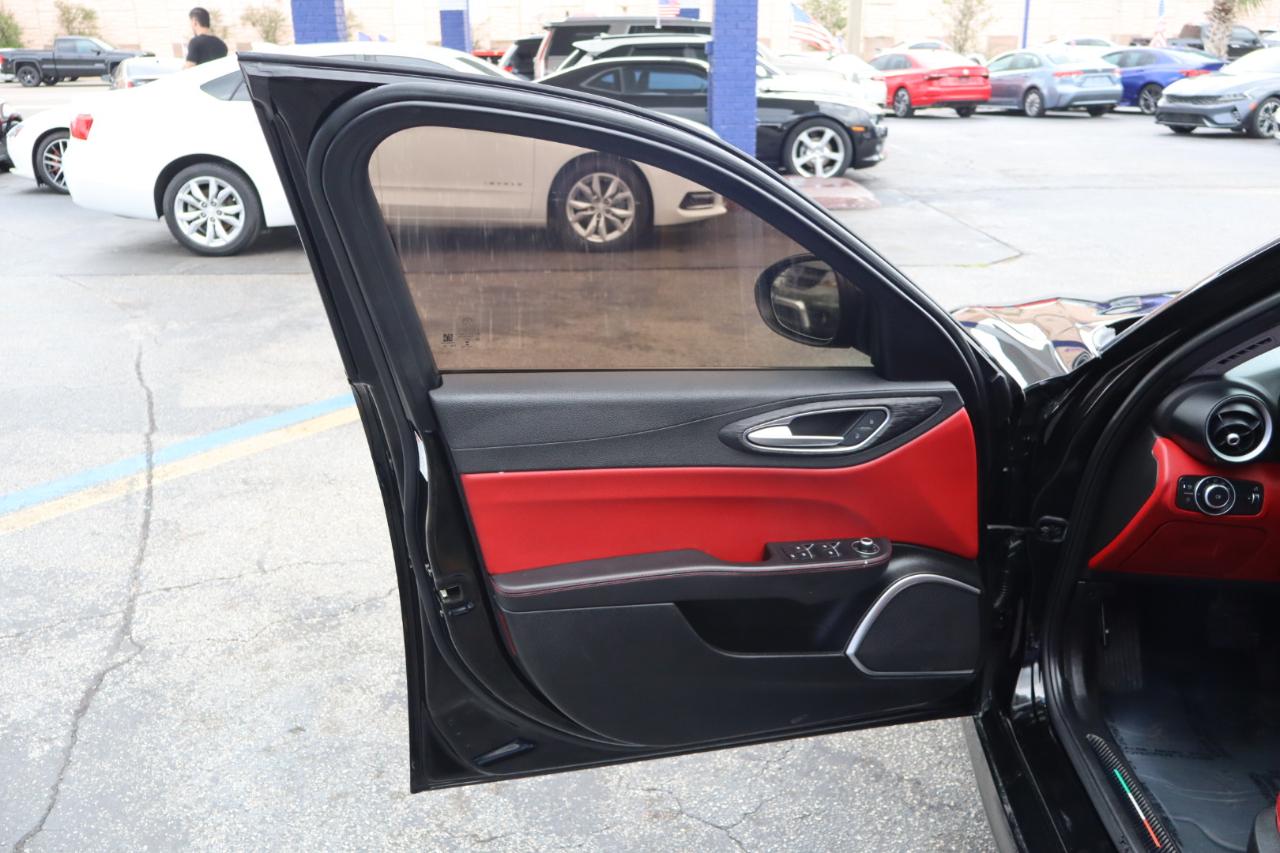 Alfa Romeo Giulia AWD 2021