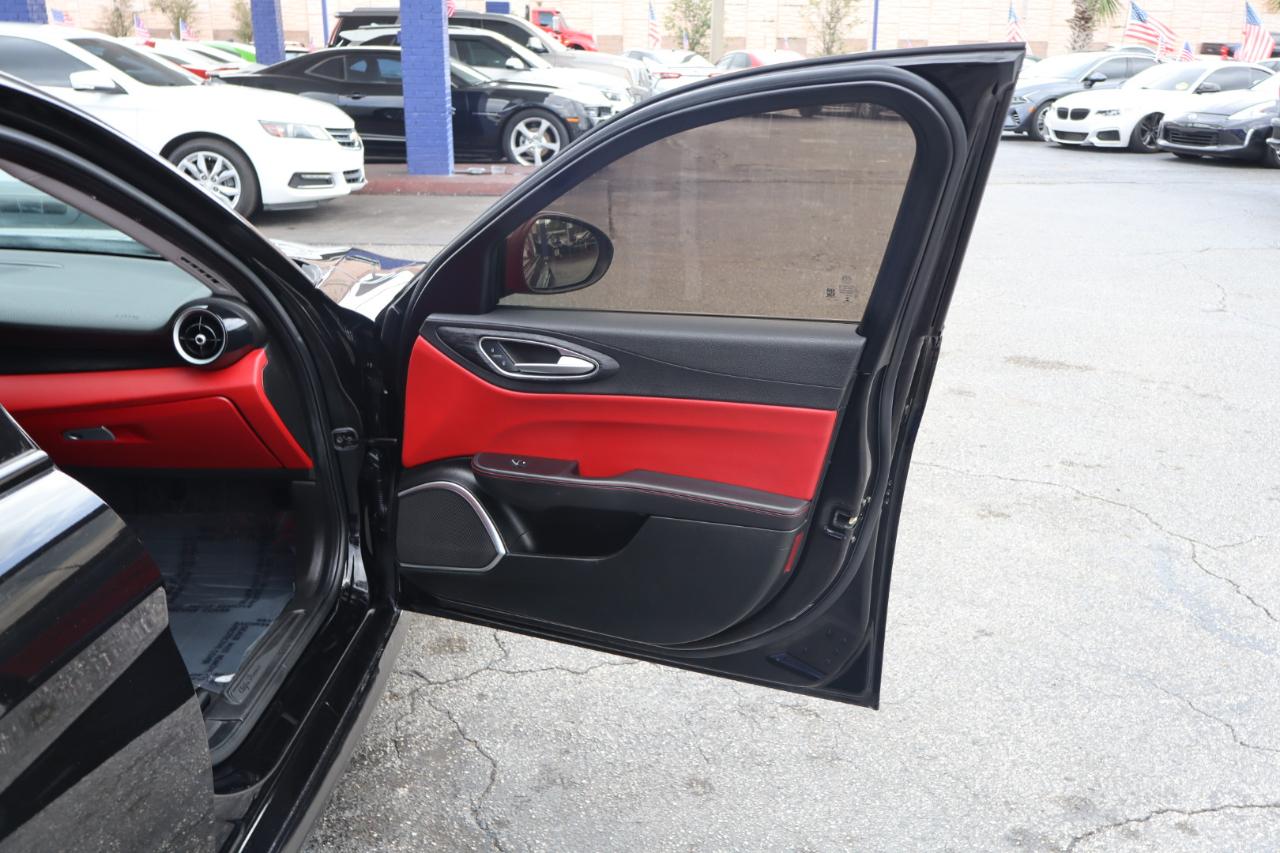 Alfa Romeo Giulia AWD 2021