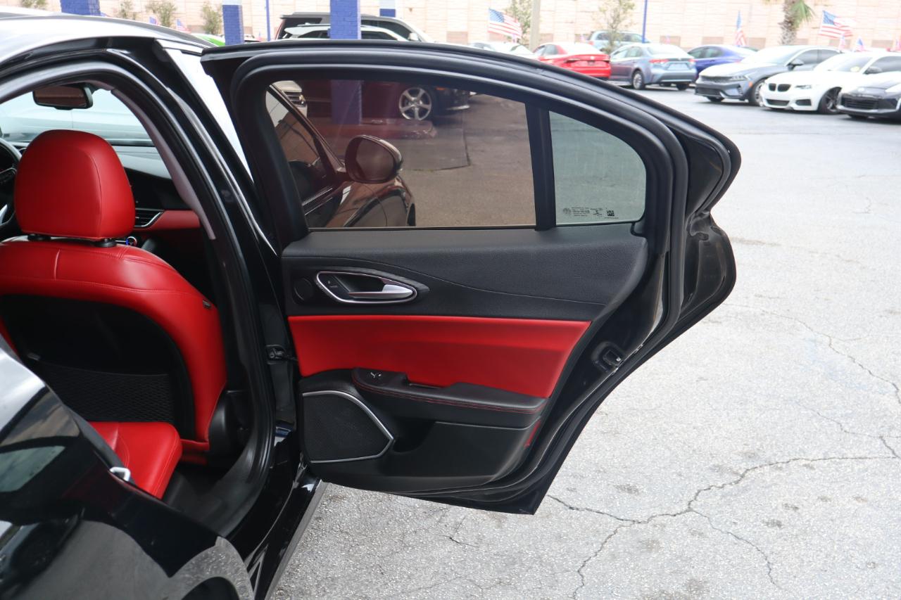 Alfa Romeo Giulia AWD 2021