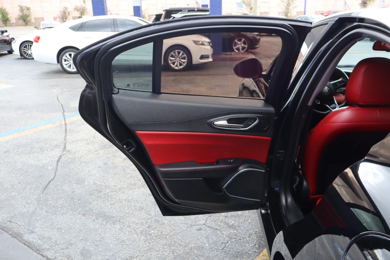 Alfa Romeo Giulia AWD 2021