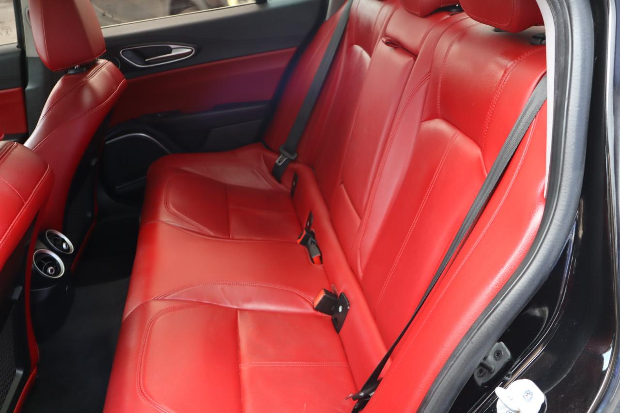 Alfa Romeo Giulia AWD 2021