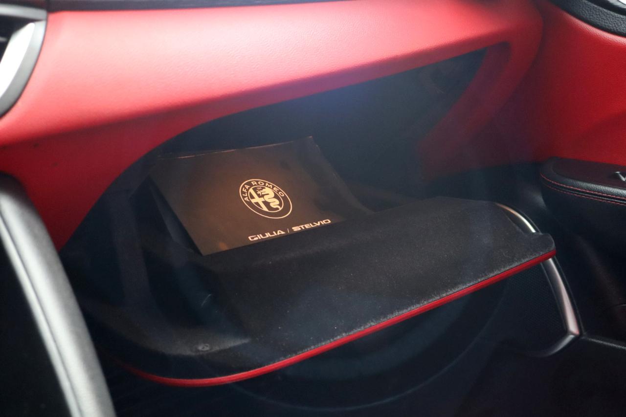 Alfa Romeo Giulia AWD 2021