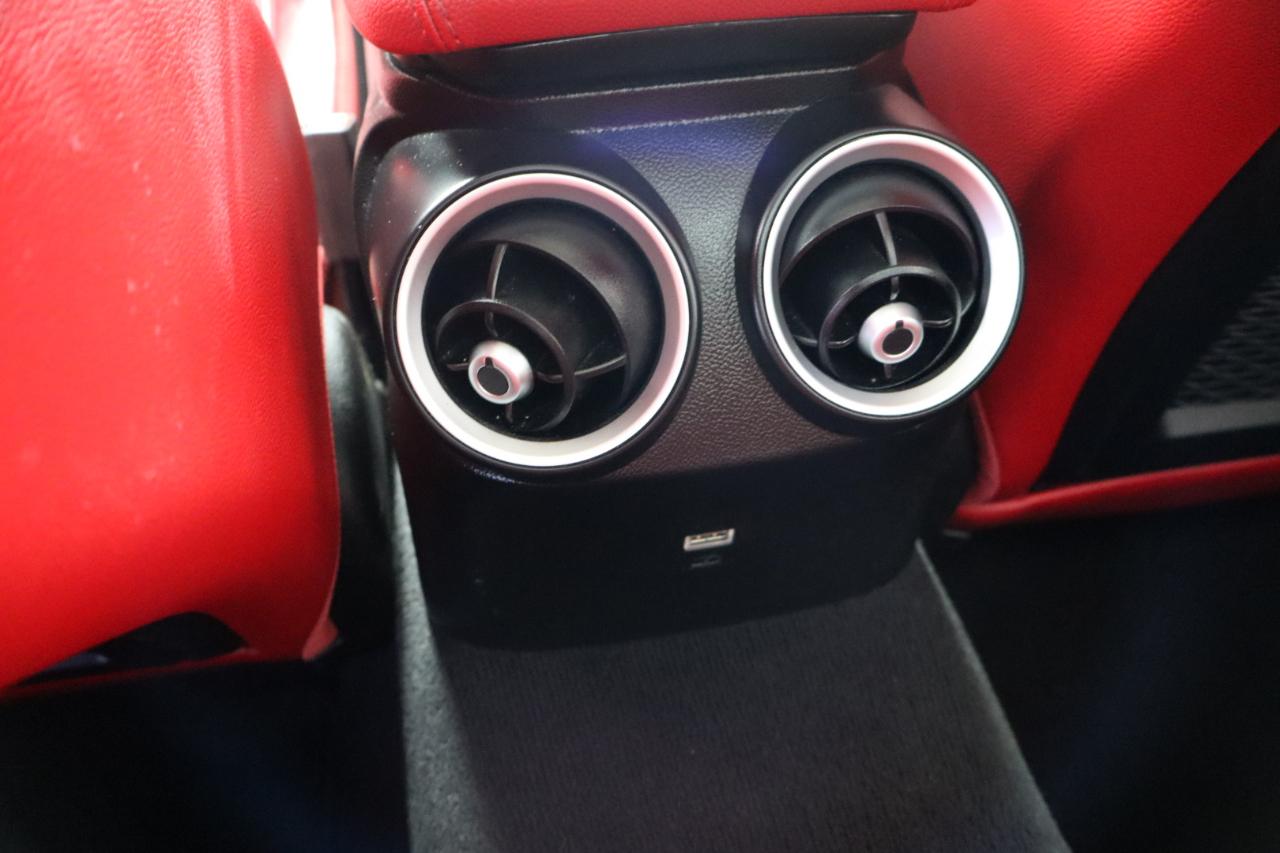 Alfa Romeo Giulia AWD 2021