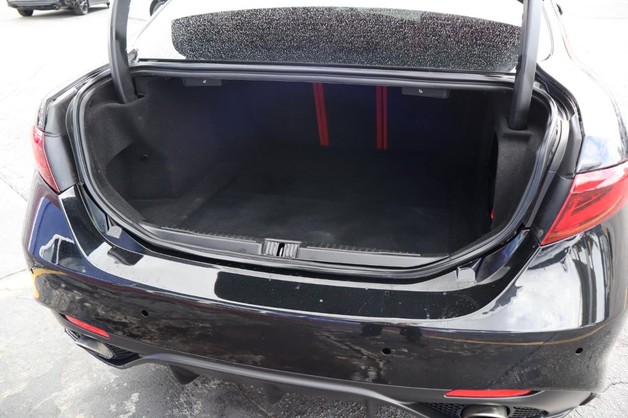 Alfa Romeo Giulia AWD 2021