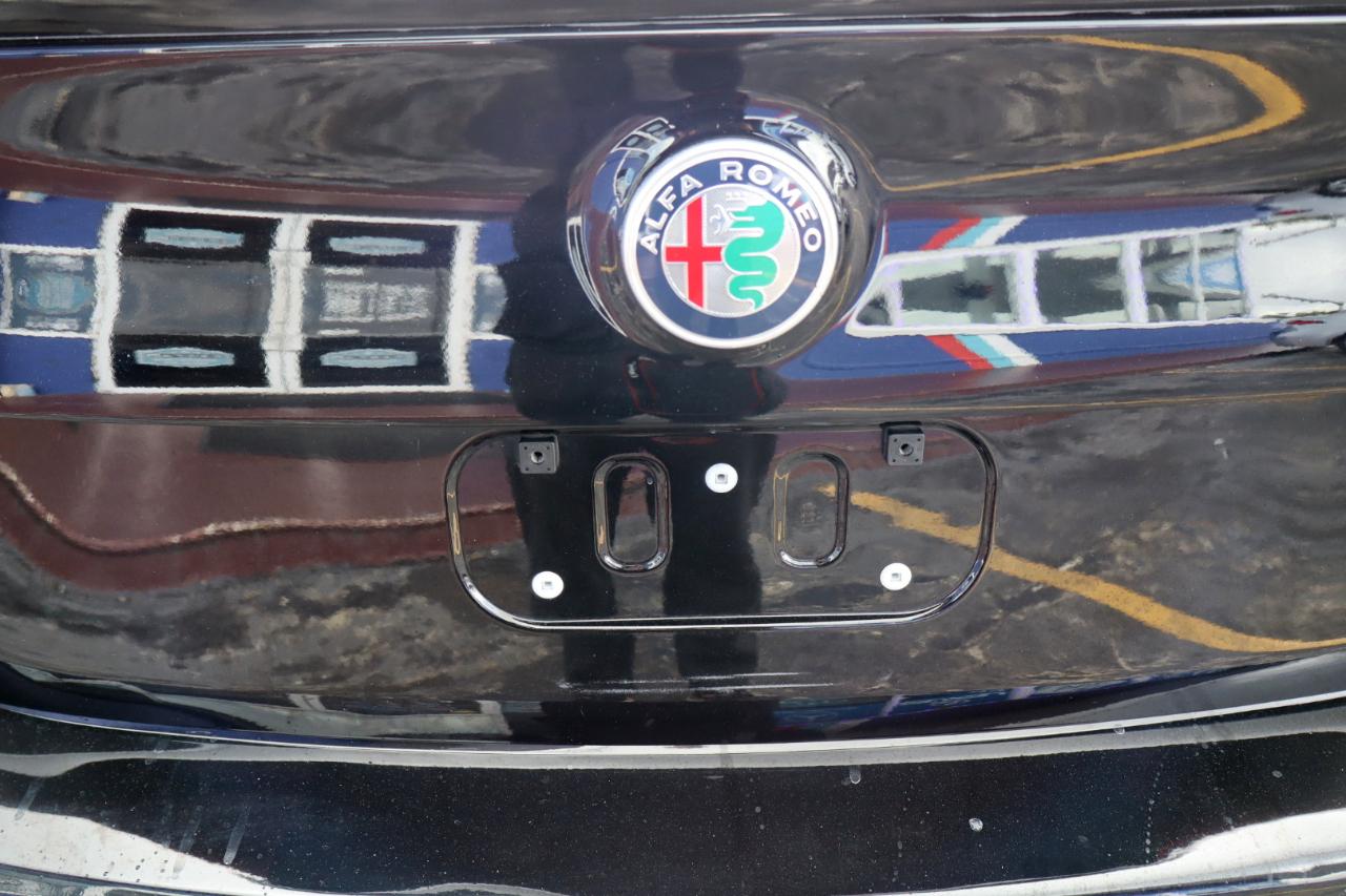 Alfa Romeo Giulia AWD 2021