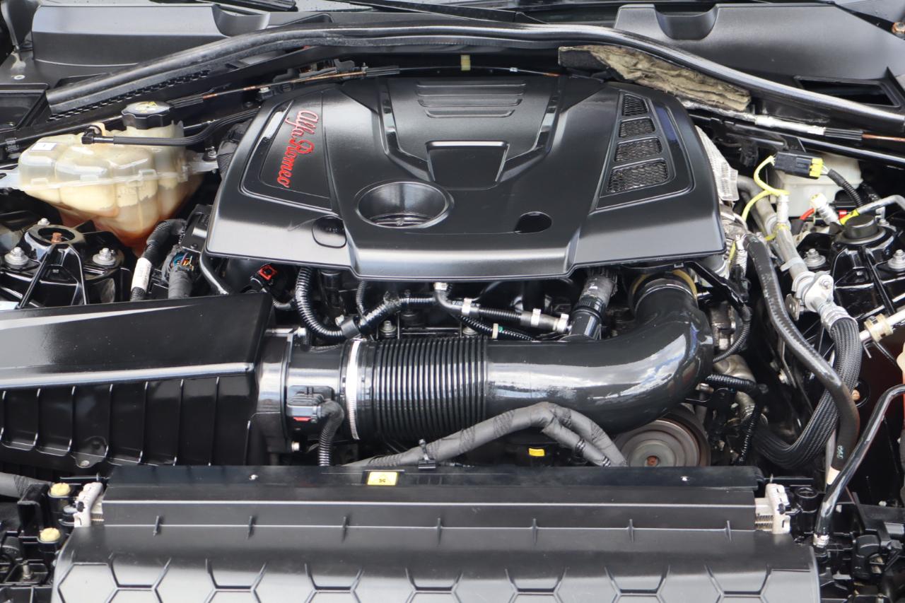 Alfa Romeo Giulia AWD 2021