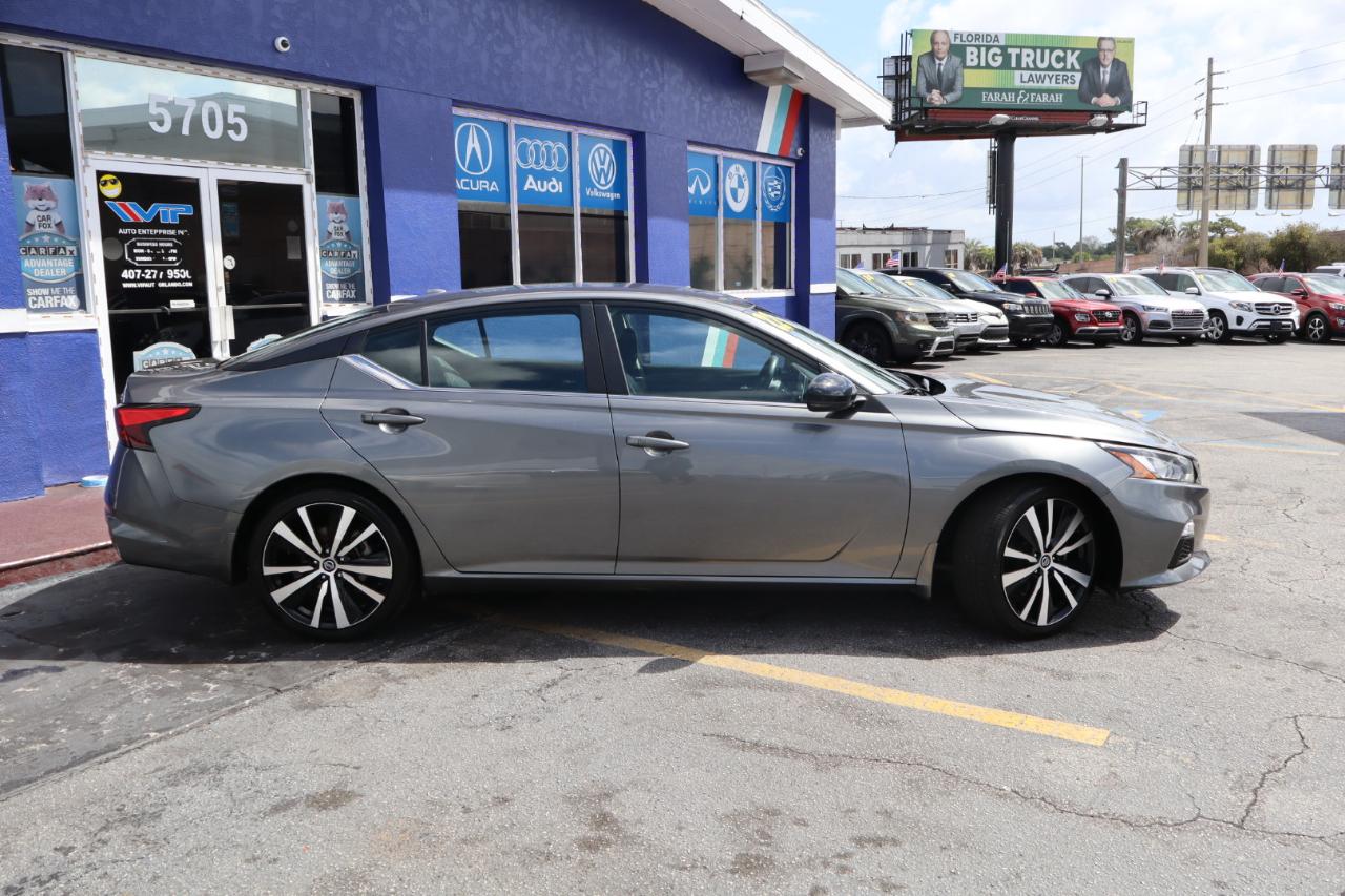 Nissan Altima 2.5 SR Sedan 2022