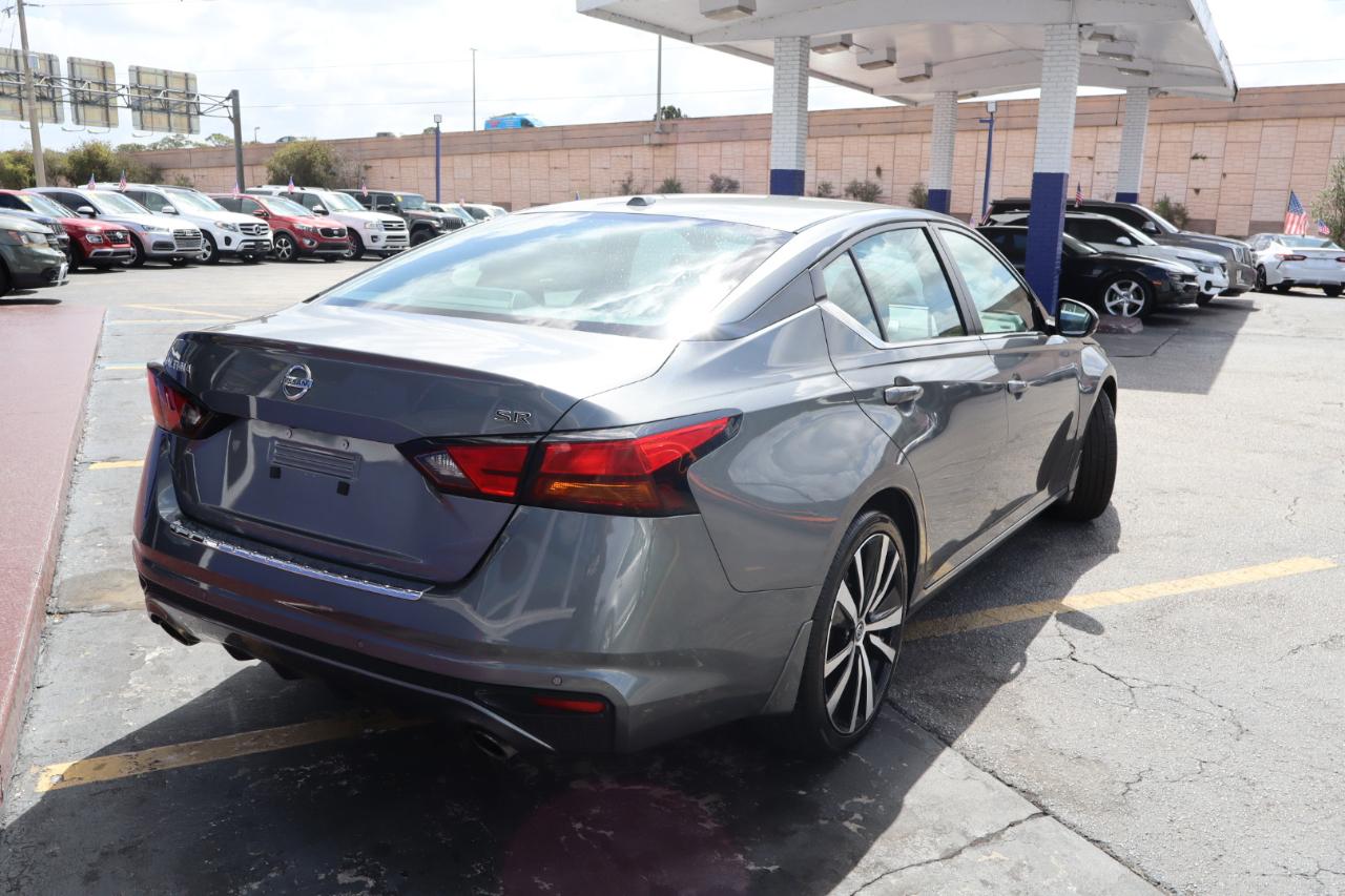 Nissan Altima 2.5 SR Sedan 2022