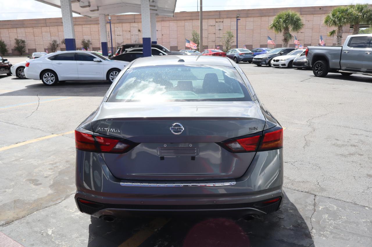 Nissan Altima 2.5 SR Sedan 2022