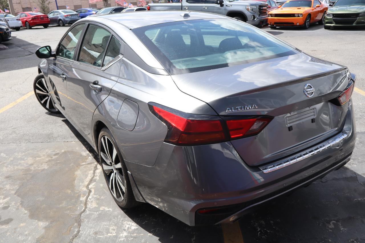 Nissan Altima 2.5 SR Sedan 2022