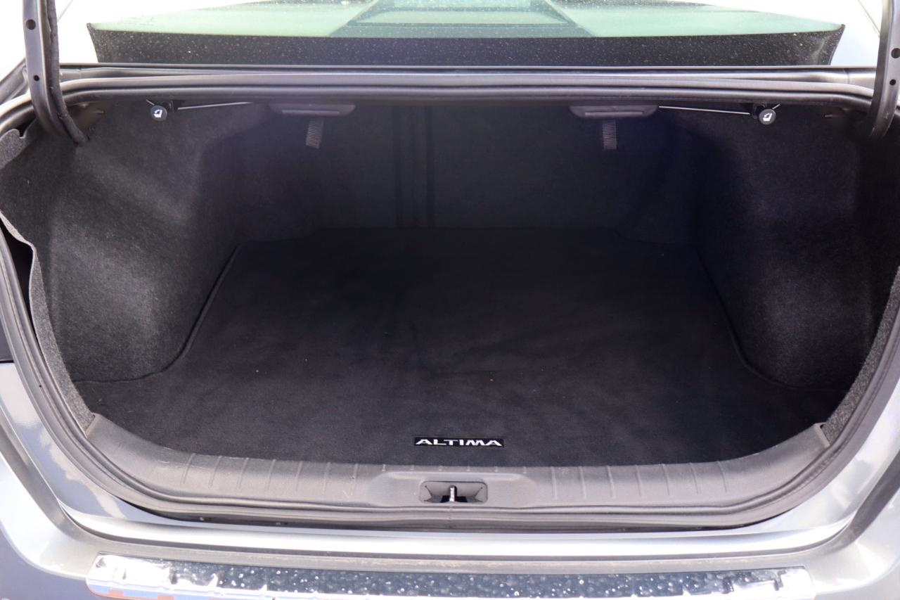 Nissan Altima 2.5 SR Sedan 2022