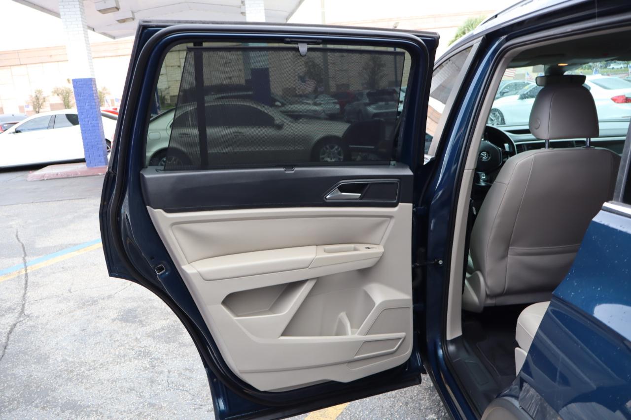 Volkswagen Atlas 3.6L V6 SE w/Technology R-Line FWD 2019