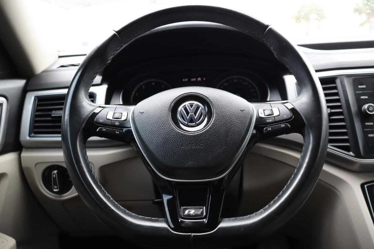 Volkswagen Atlas 3.6L V6 SE w/Technology R-Line FWD 2019
