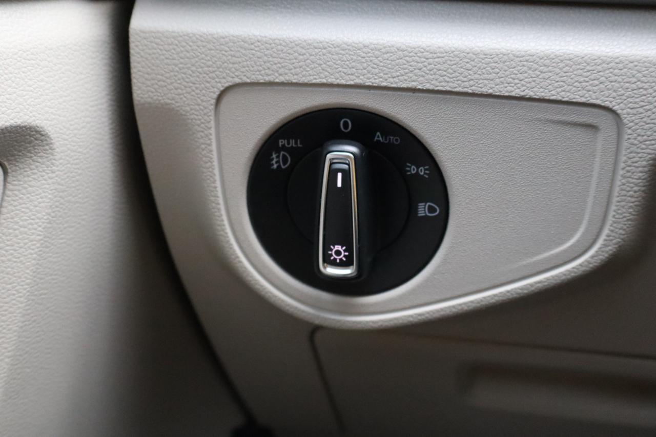 Volkswagen Atlas 3.6L V6 SE w/Technology R-Line FWD 2019