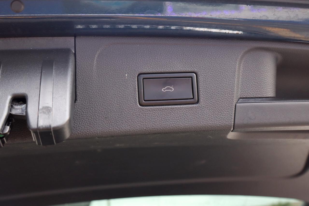 Volkswagen Atlas 3.6L V6 SE w/Technology R-Line FWD 2019