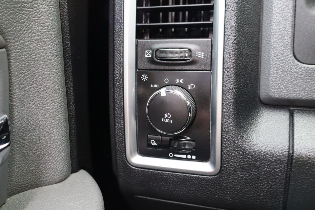 RAM 1500 2WD Crew Cab 140.5" Big Horn 2016