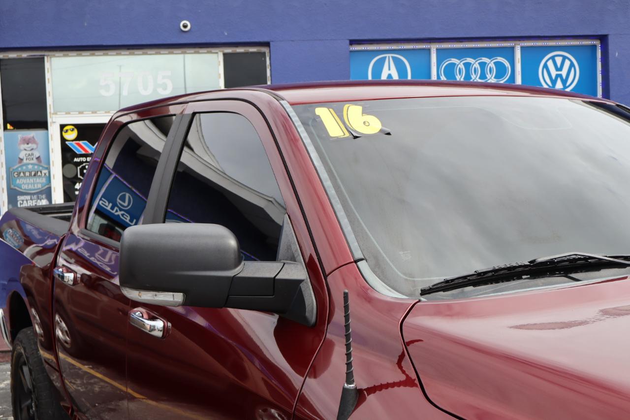 RAM 1500 2WD Crew Cab 140.5" Big Horn 2016