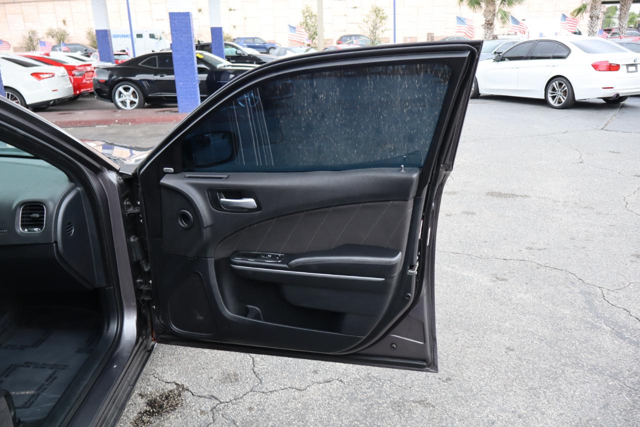 Dodge Charger 4dr Sdn SXT RWD 2015