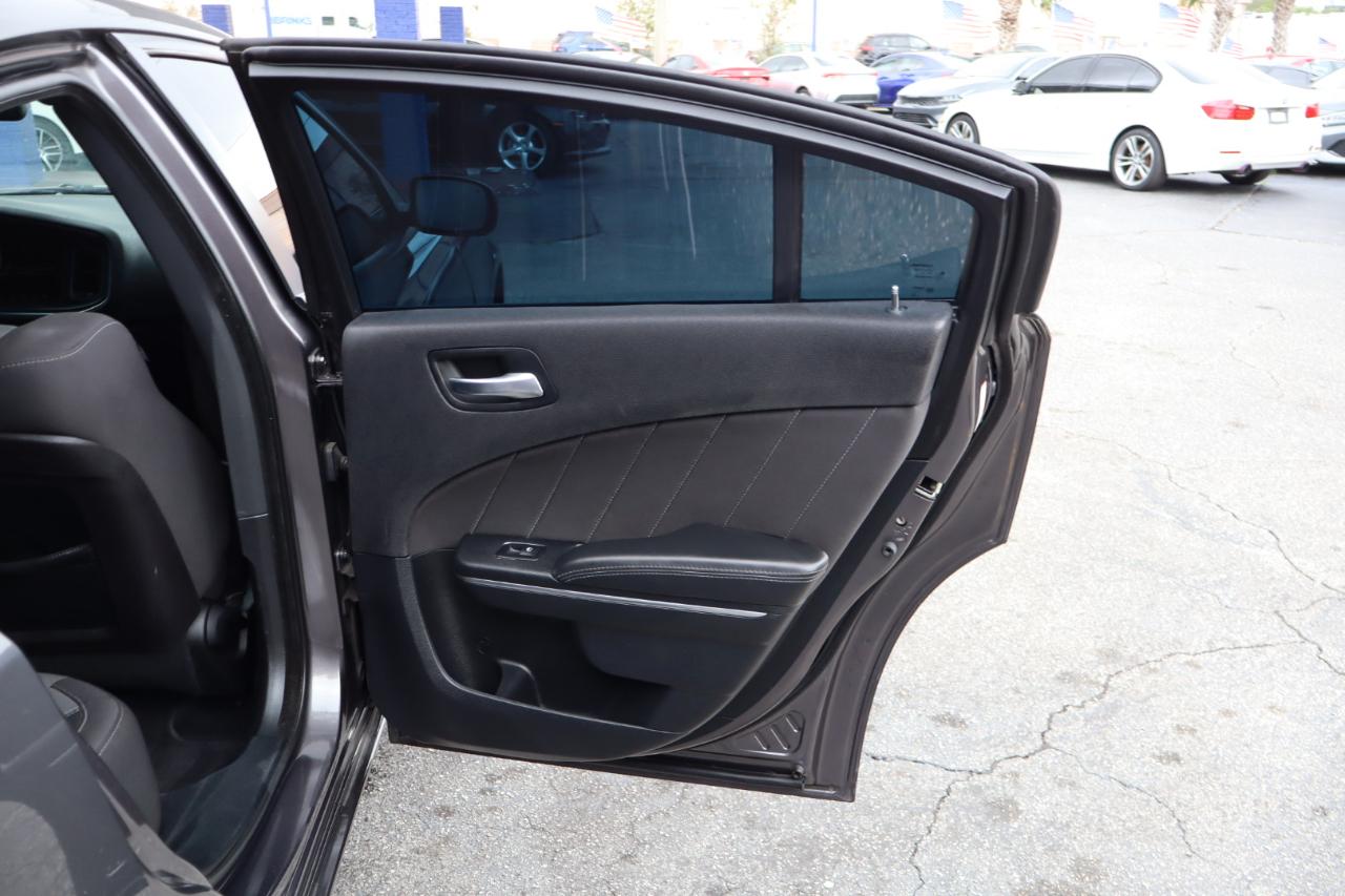 Dodge Charger 4dr Sdn SXT RWD 2015