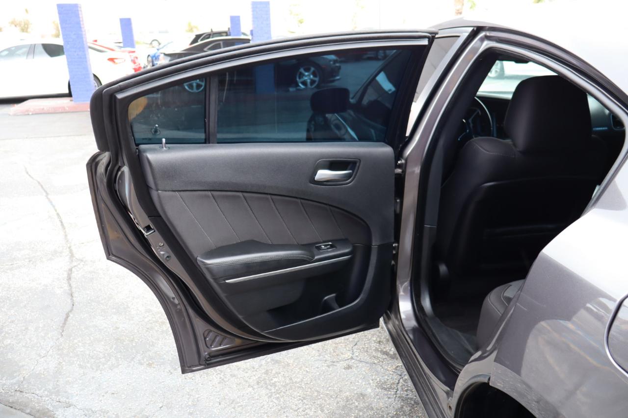 Dodge Charger 4dr Sdn SXT RWD 2015