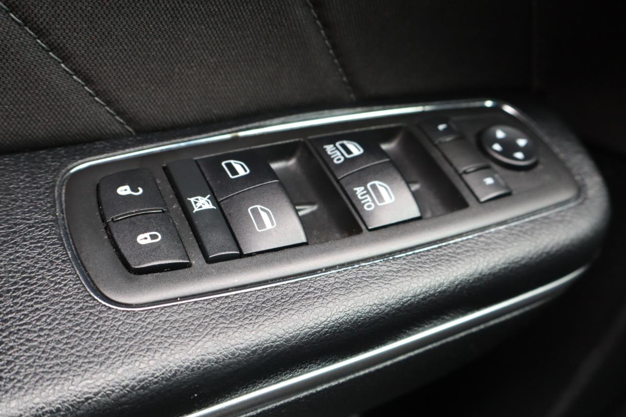 Dodge Charger 4dr Sdn SXT RWD 2015