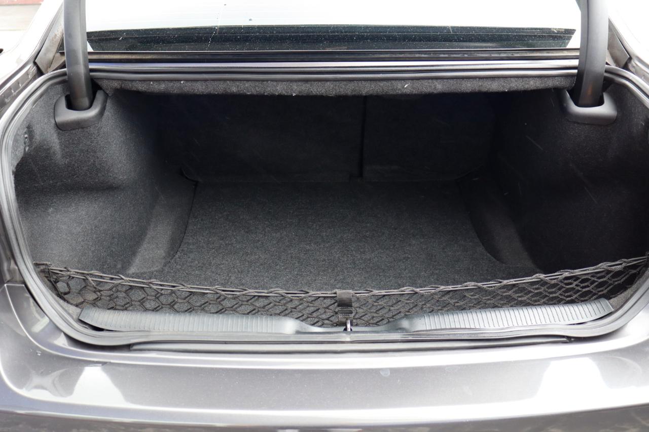 Dodge Charger 4dr Sdn SXT RWD 2015