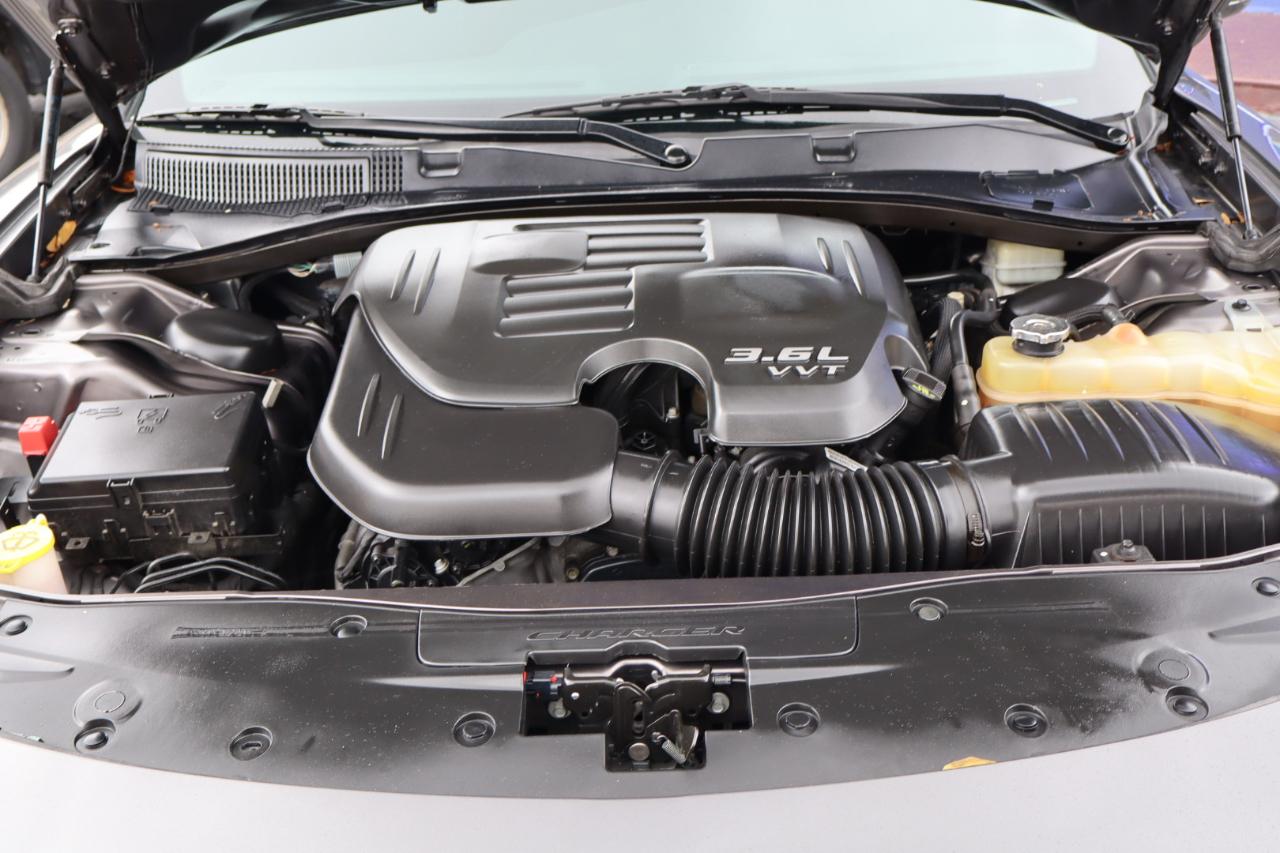 Dodge Charger 4dr Sdn SXT RWD 2015