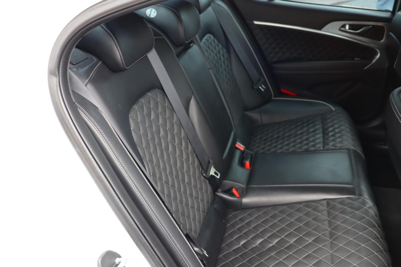 Genesis G70 2.0T Advanced RWD 2019