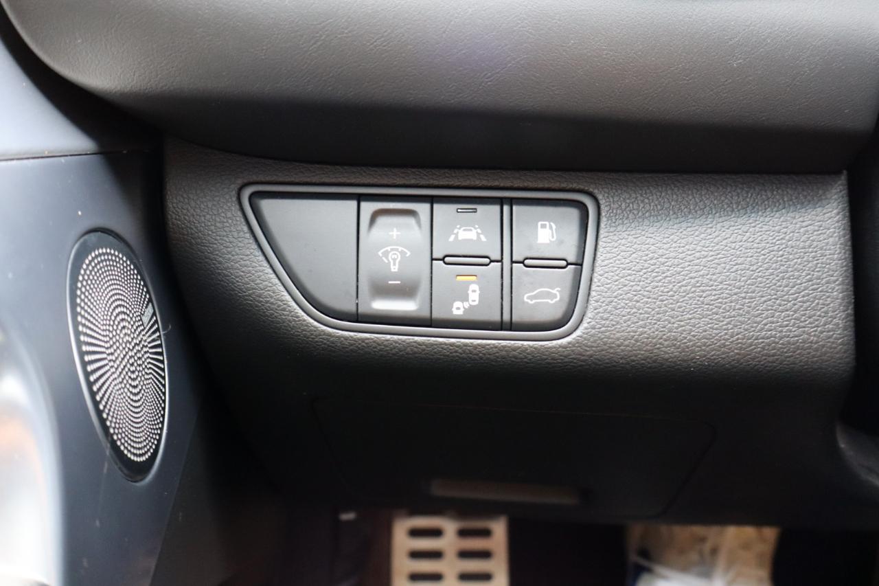 Genesis G70 2.0T Advanced RWD 2019