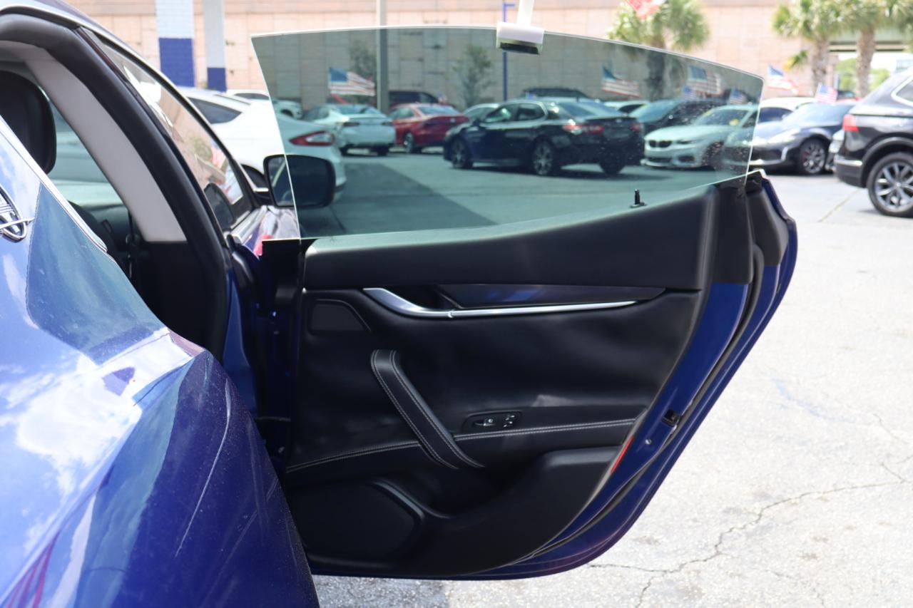 Maserati Ghibli 4dr Sdn 2016