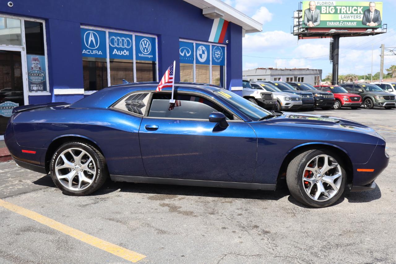 Dodge Challenger 2dr Cpe SXT Plus 2016