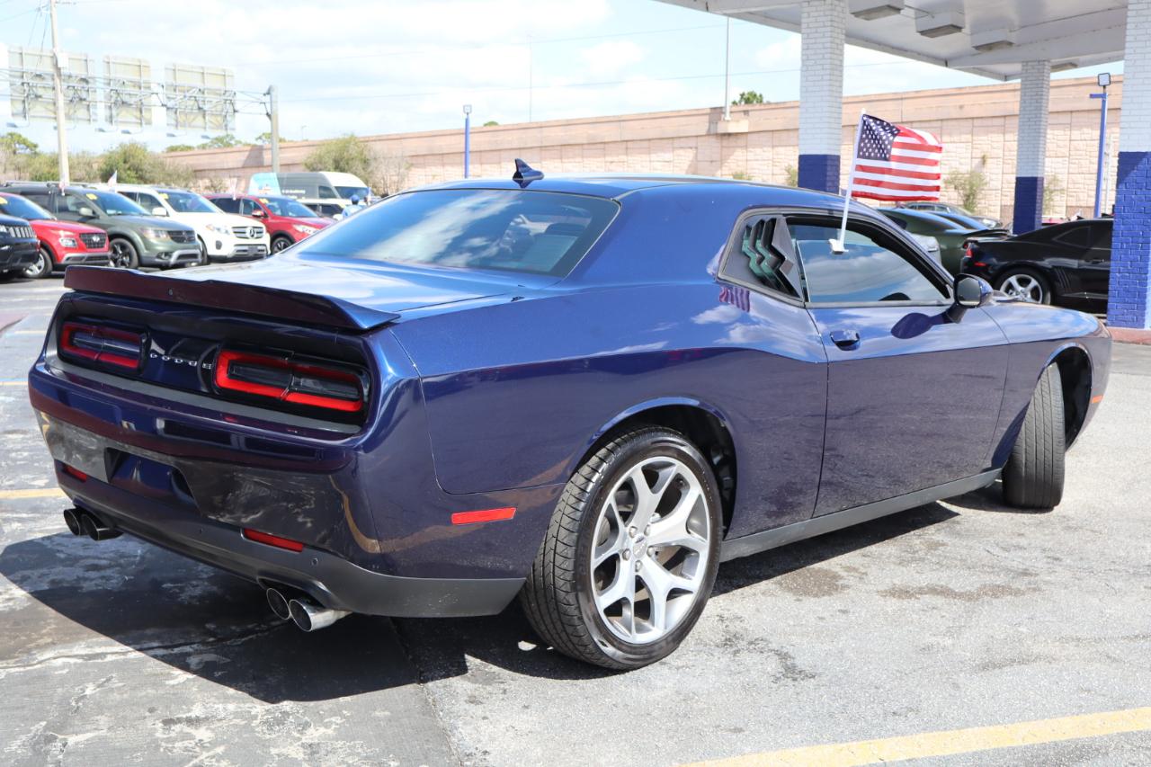 Dodge Challenger 2dr Cpe SXT Plus 2016